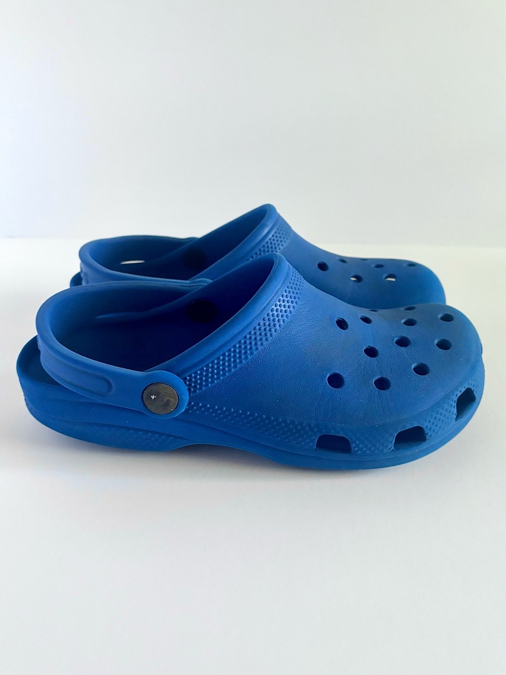 Crocs Classic Clog — Kids/Youth/Big Kids J4 — Blue — GUC - Picture 6 of 12